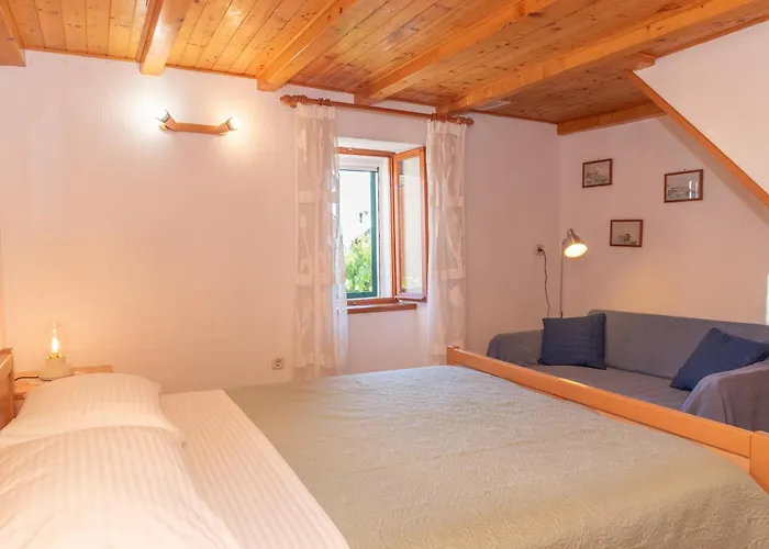 Semesterbostad House Klementina Martinšćica